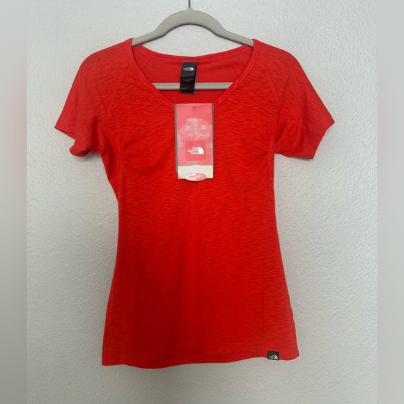 The North Face Women's Bright Red V-Neck Technical Tee - Picture 4 of 4